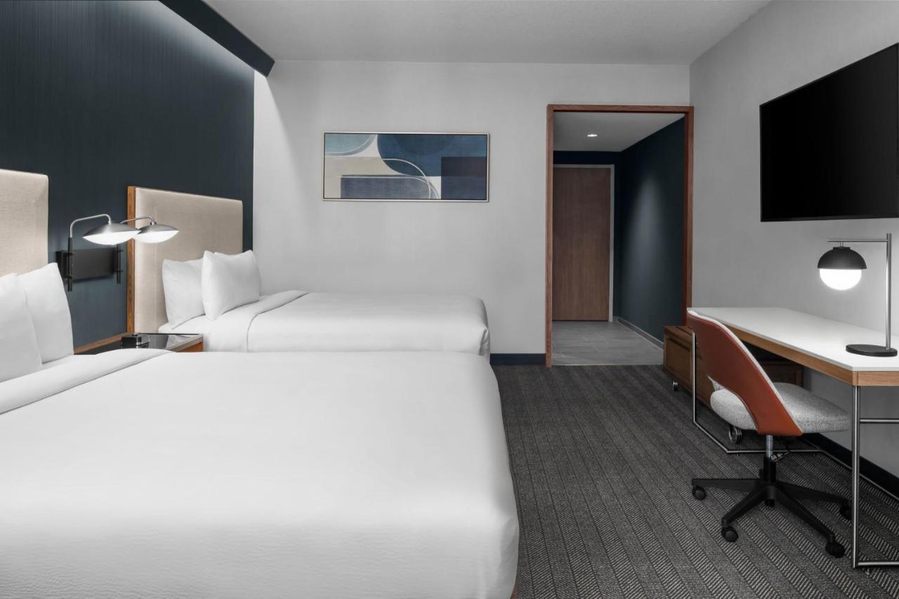 Courtyard By Marriott Calgary Downtown Otel Dış mekan fotoğraf