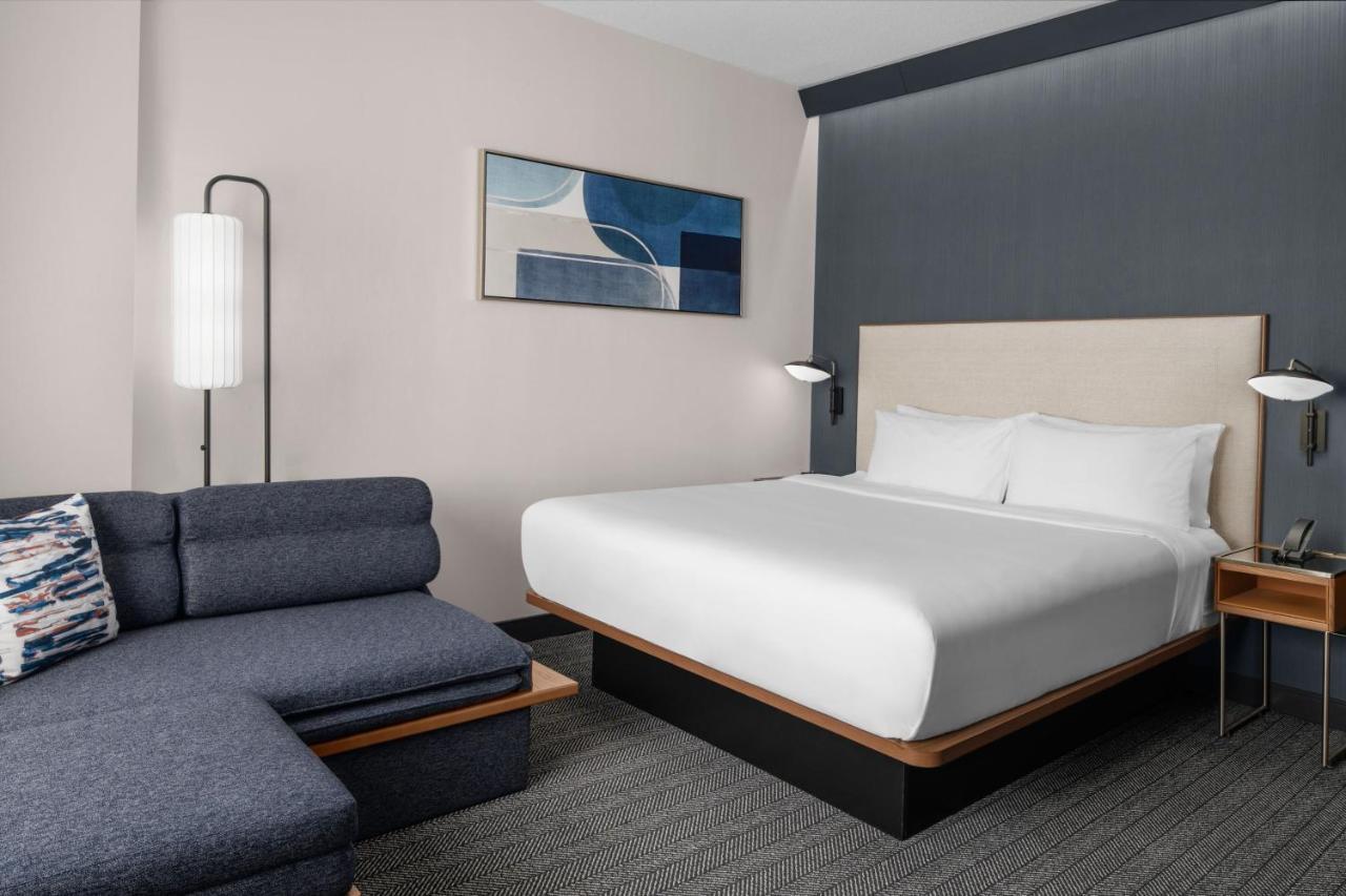 Courtyard By Marriott Calgary Downtown Otel Dış mekan fotoğraf