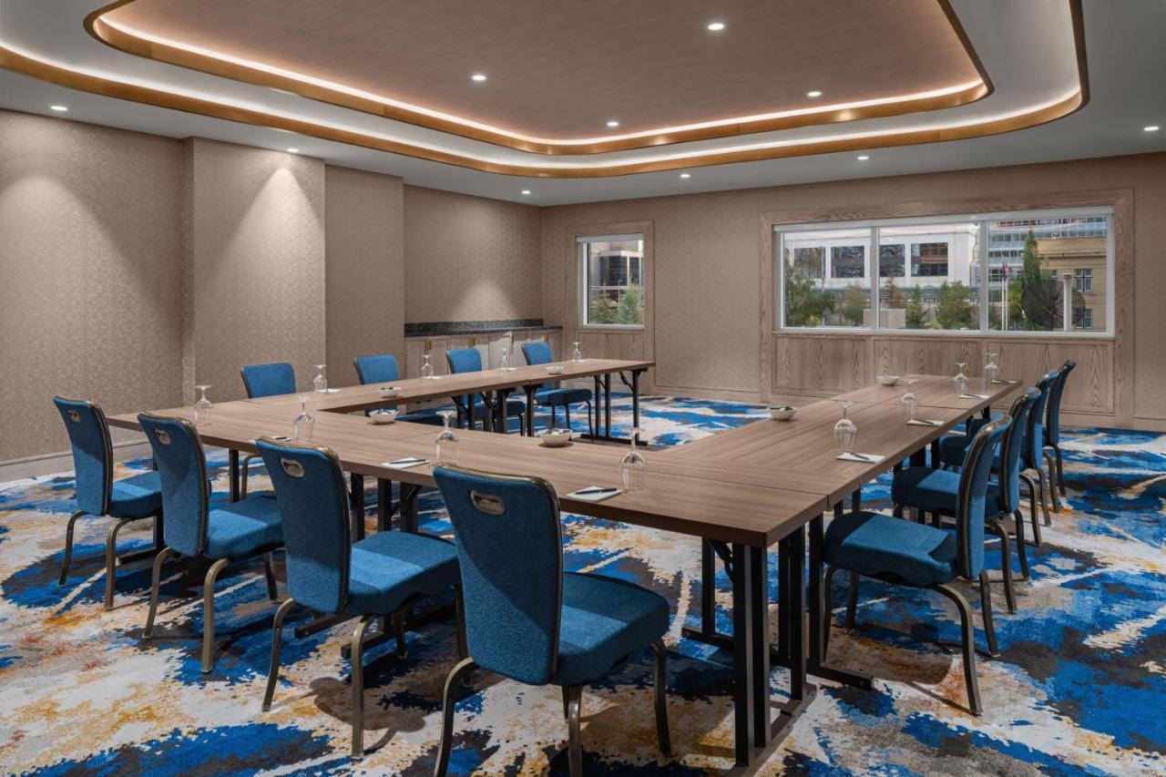Courtyard By Marriott Calgary Downtown Otel Dış mekan fotoğraf